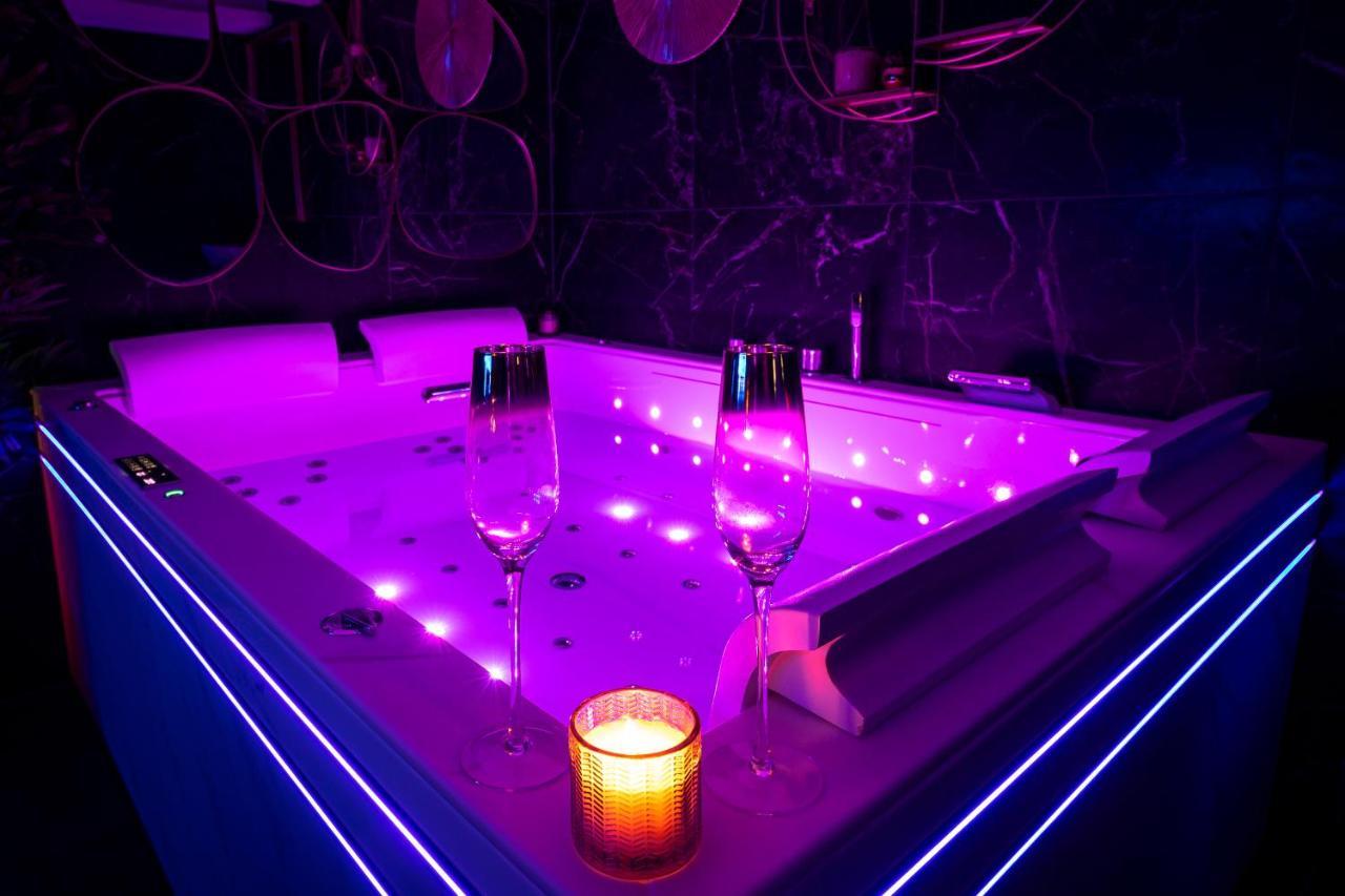 Love Room “La Nuit De Reve” Centre Historique Perpignan Exterior photo